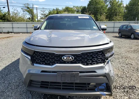 2021 Kia Sorento Lx z USA, uszkodzony, nr VIN 5XYRG4LC6MG053396